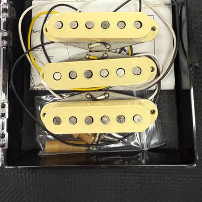 Fender Vintera '60s Vintage Stratocaster Pickup Set image 3