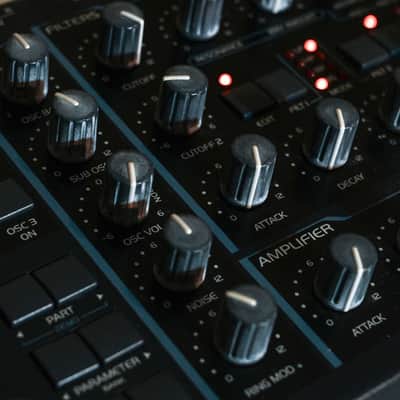 Access Virus C Desktop Digital Synthesizer 2002 - Black image 5