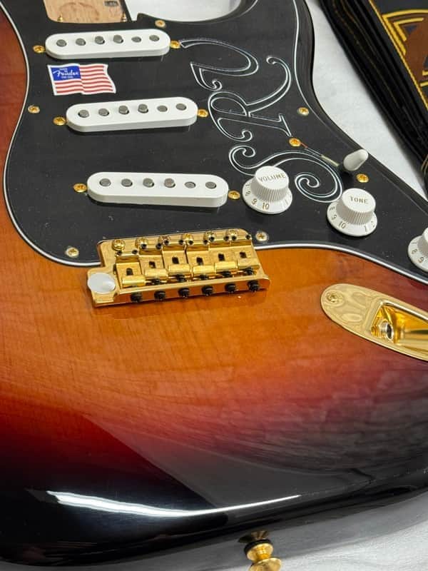 Fender Stevie Ray Vaughan USA Stratocaster Loaded Body 3-Color Sunburst SRV image 1
