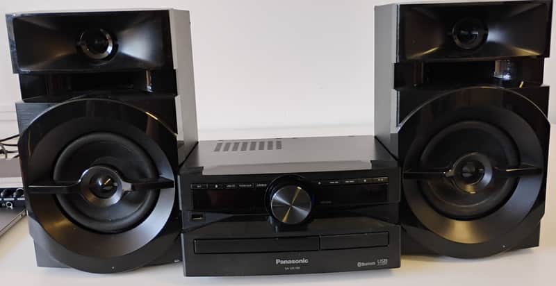 Panasonic SA-UX100 Black Mini Hi-Fi System + Remote + Power Lead image 1
