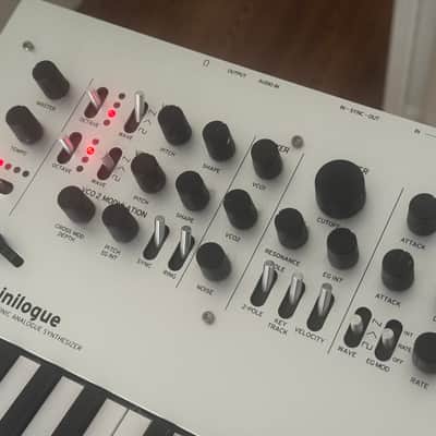 Korg Minilogue 4-Voice Polyphonic Analog Synthesizer 2016 - Present - Silver image 2