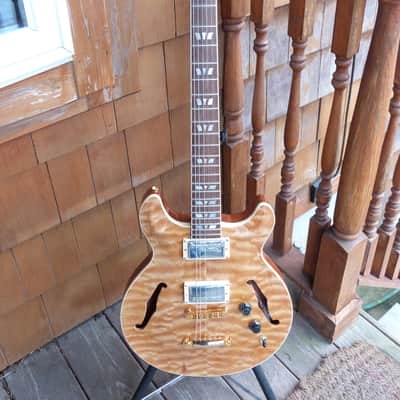 Hamer Newport quilt  vintage amber image 1