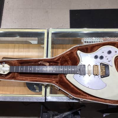 Ovation Breadwinner 1973 - 1975 White image 1