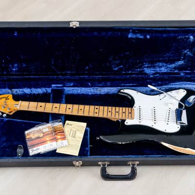 1975 Fender Stratocaster Vintage Guitar Black w/ Case image 24