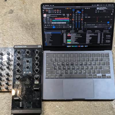 Stems MIDI DJ Controller for Traktor image 2