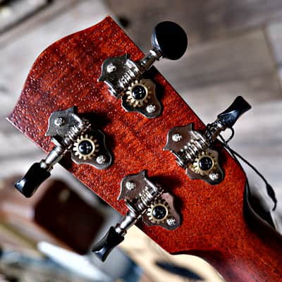 Eastman EU1-T All Solid Mahogany Tenor Ukulele w/ Gig Bag image 10