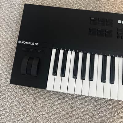 Native Instruments Komplete Kontrol S61 Mk2 2010s - Black image 5