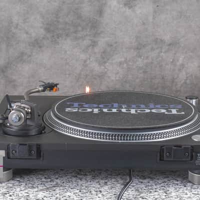 Technics SL-1200MK4 Black direct drive turntable in Very Good Condition image 15