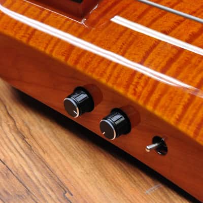 NS Design WAV5c Cello Amberburst Gloss image 7