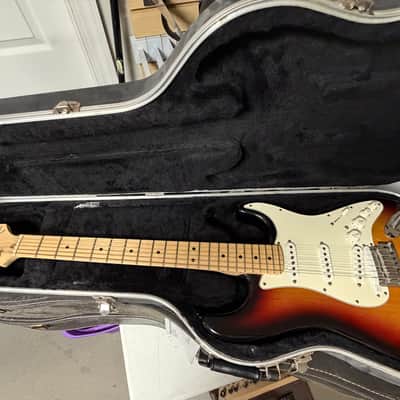 Fender American Series VG Stratocaster with Rosewood Fretboard 2007 - 2009 - 3-Color Sunburst image 1
