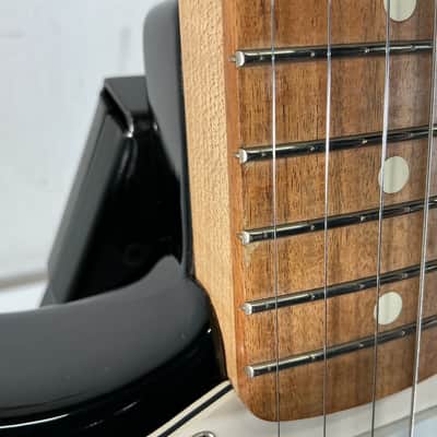 Fender Standard Stratocaster Left-Handed with Rosewood Fretboard 2003 - Black image 7