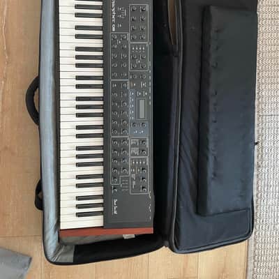 Dave Smith Instruments Prophet 08 PE 61-Key 8-Voice Polyphonic Synthesizer 2009 - 2015 - Black with Wood Sides WITH CASE