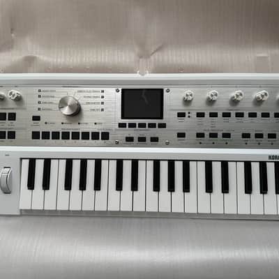 Korg MicroKORG 2 limited metallic 2024 - metallic image 3
