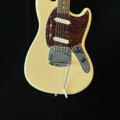 Squier Vintage Modified Mustang with Seymour Duncan Antiquity Myth PU'S image 2