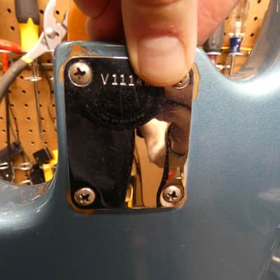 Fender '62 Jazz Bass Stack Knob Reissue - USA 1998 - Lake Placid Blue image 11