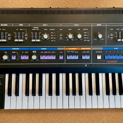 Roland Jupiter 6 61-Key Synthesizer – Mint – Professionnaly Serviced – Original Box – Warranty image 3