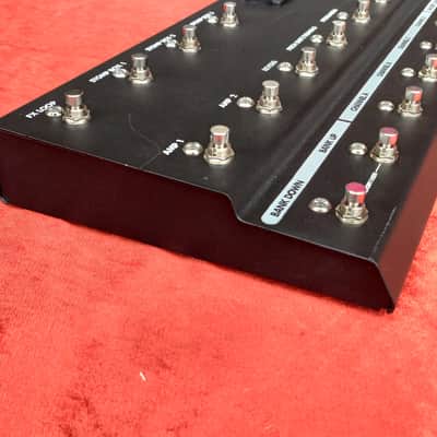 Line 6 FBV foot controller * multi effect floorboard and controller * works for : Line6 Vetta, Line6 Spider III and II, Line6 Bass POD XT, Line6 POD X3 * controlls volume, wah-wah, chromatic tuner, tap-tempo * image 5