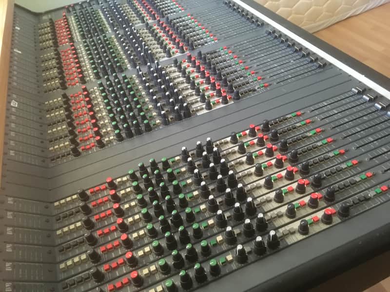 D&R Dayner 32 channels inline, recapped, cleaned, upgraded image 1