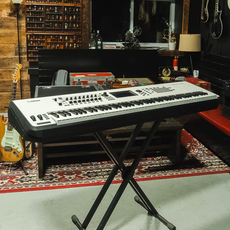 Yamaha Montage 8 White 88-Key Synthesizer Workstation w/ Aftertouch image 1