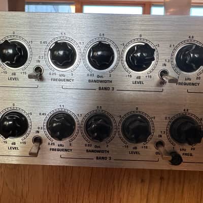 Behringer Tube Ultra-Q T1951 Vintage Series Stereo 4-Band Equalizer / Notch Filter 2000s - Silver image 4