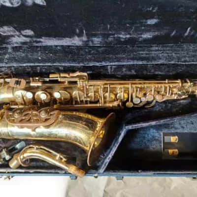 Vito Alto Saxophone with case and accessories, Good condition with significant wear image 4