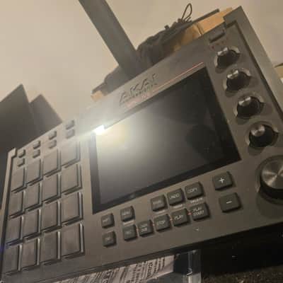 Akai MPC Live One Standalone Sampler / Sequencer 2017 - 2020 - Black image 4