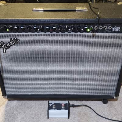 Fender Ultimate Chorus DSP 2-Channel 2 x 65-Watt 2x12" Stereo Solid State Guitar Combo with Onboard Effects 1995 - 2000 - Black - USA image 10