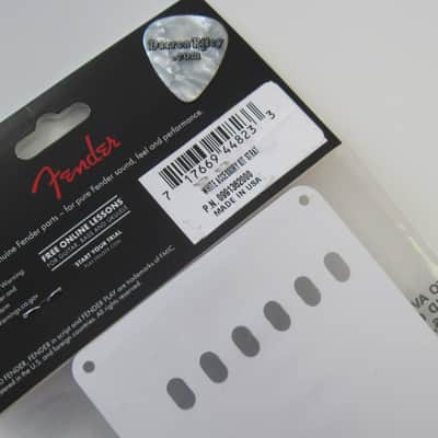 Fender USA Stratocaster Accessory Kit White 0991362000 image 2