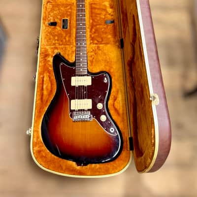 Beautiful 2021 Fender American Performer Jazzmaster, 3-Color Sunburst w/optional Plush Fender Case image 10