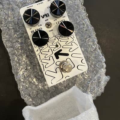 VFE Standout Mid Boost Pedal image 2