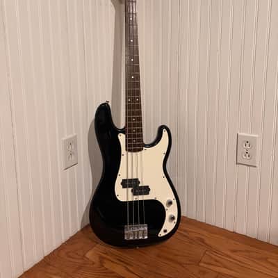 Squier Affinity P Bass 2000 - Black image 1
