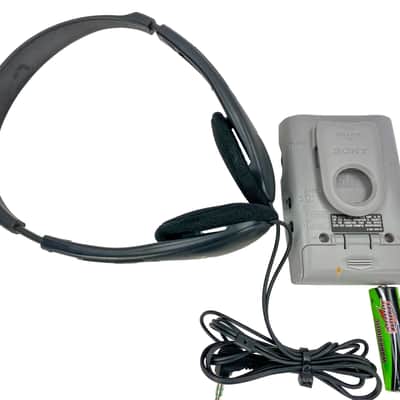 Sony SRF-59 FM/AM Walkman Stereo Radio with Sony Headphones & Battery image 3