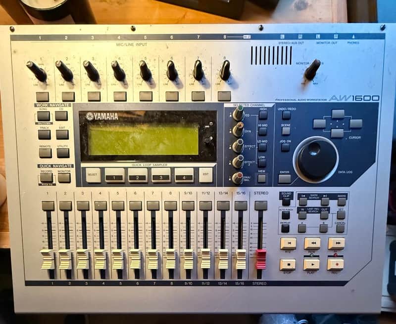 Yamaha AW1600 オーディオワークステーション Yamaha AW1600 オーディオワークステーション Yamaha AW1600 16-Track