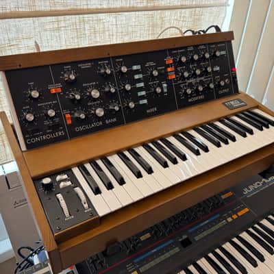Moog Minimoog Model D Reissue 44-Key Monophonic Synthesizer (2016) 2016 - 2017 - Black / Wood image 2