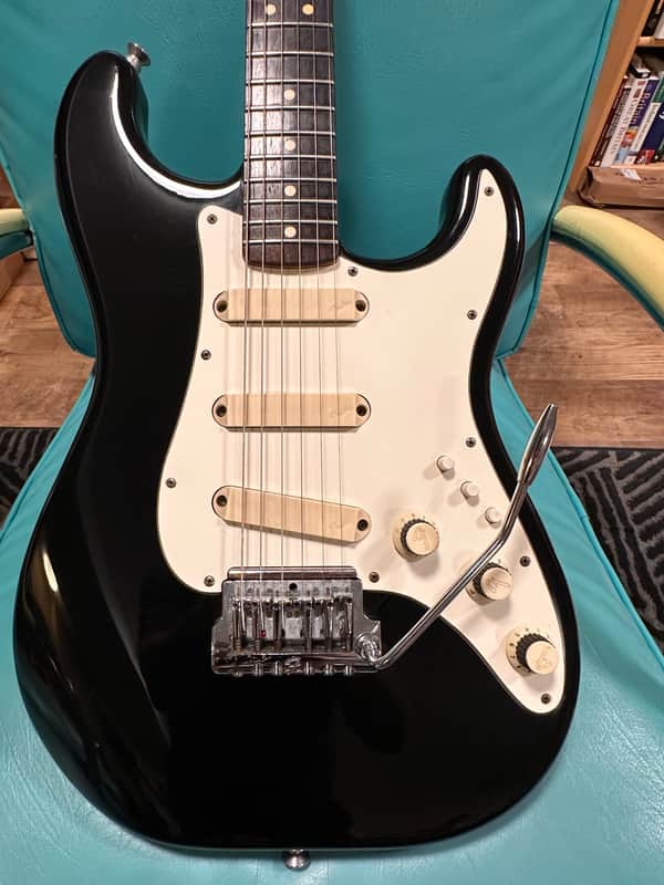 Fender Elite Stratocaster with Rosewood Fretboard 1983 - 1984 - Black image 1