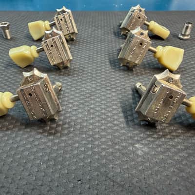 Gibson Deluxe Vintage Style Tuner Set image 1
