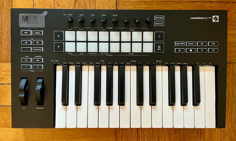 Novation Launchkey 25 MK3 25-key Keyboard Controller