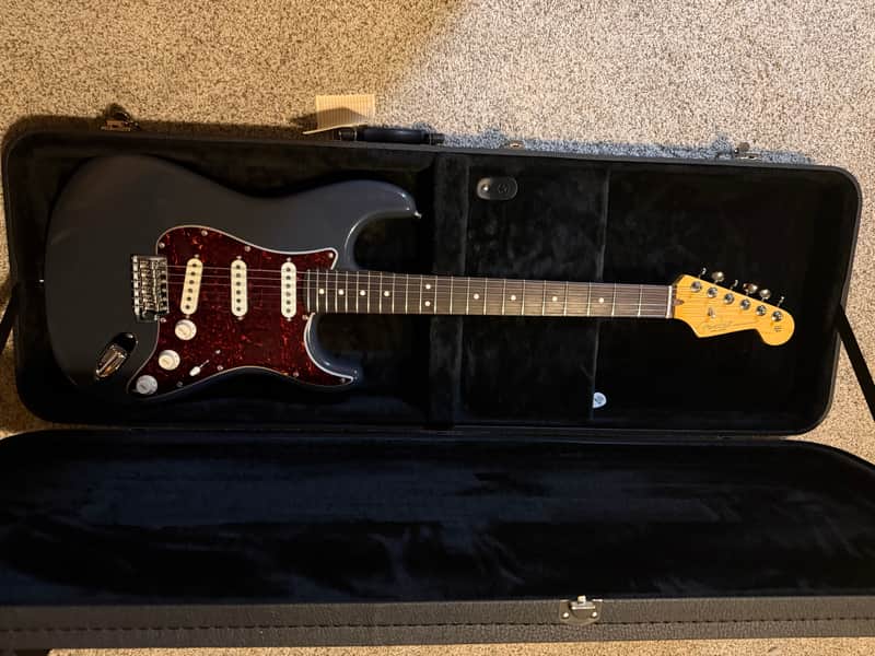 Fender American Professional Classic Stratocaster 2025 - Present - Faded Black