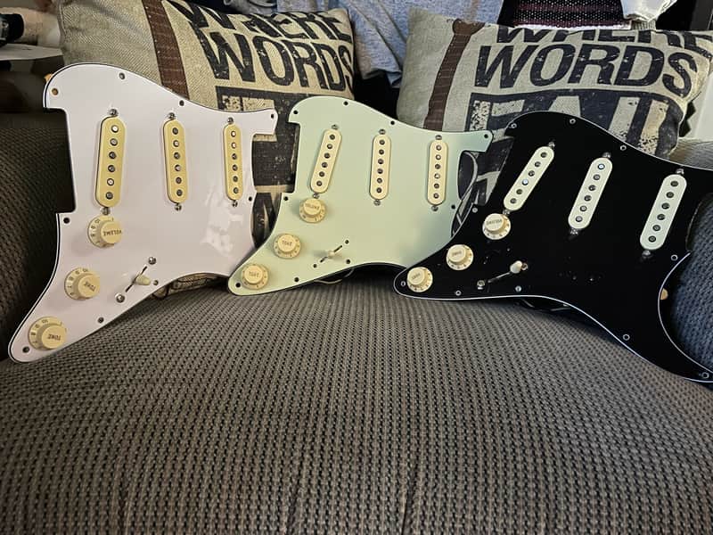 Stratocaster VINTAGE Hand wound 1982 AVRI single coil pickups in loaded 5-way pickguard image 1