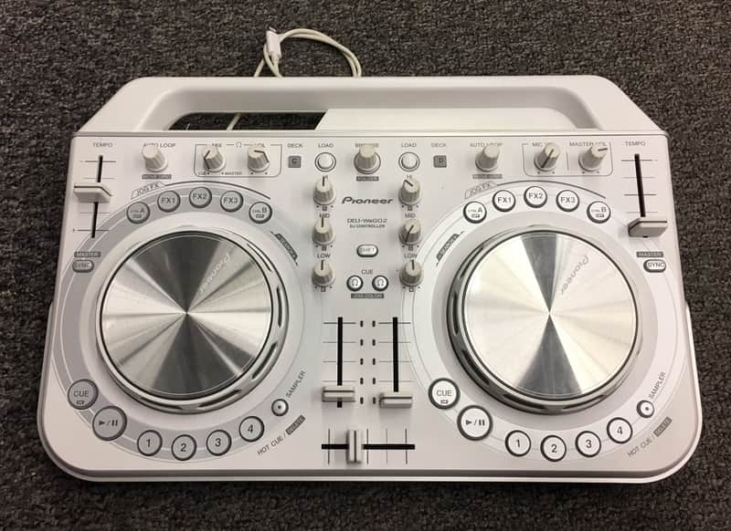 美品 Pioneer DJコントローラー DDJ-WEGO2 ホワイト DDJ-WeGO2-W (archived) Multi-colour, compact DJ software