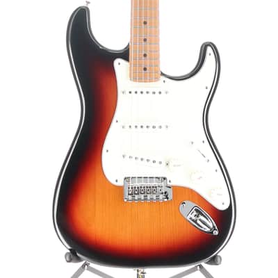 Fender Limited Edition Player Stratocaster with Roasted Maple Neck, 3-Color Sunburst, Pro Setup (U11) (21176) image 1