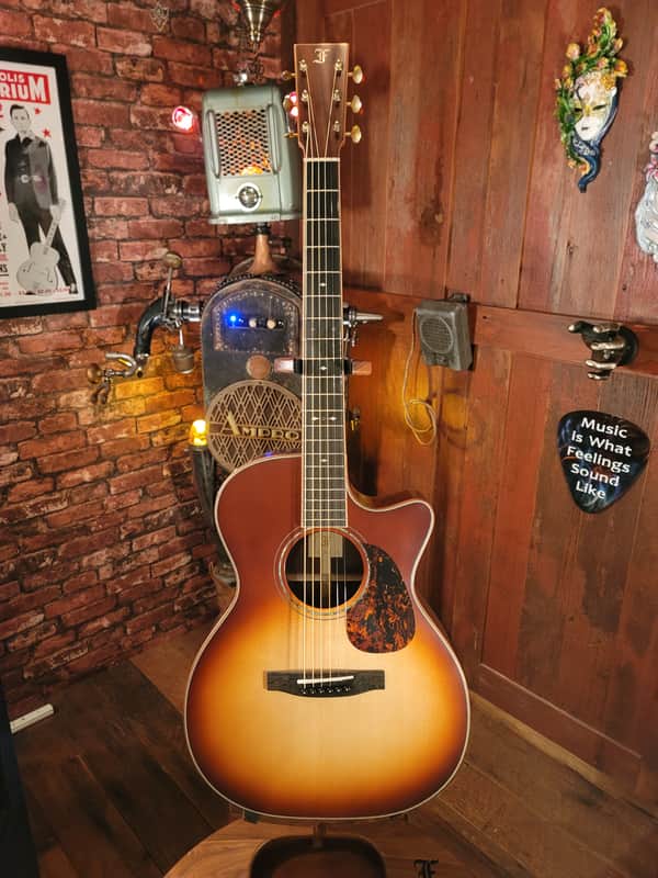 Vintage 3 OMc SR SB 116327 with FREE Furch Guitar Strap and Original CNR image 1
