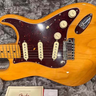 Fender American Ultra Stratocaster with Maple Fretboard Aged Natural Ash Body 2019 image 2