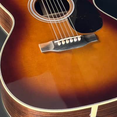 Martin 000-28 2025 - Sunburst image 9