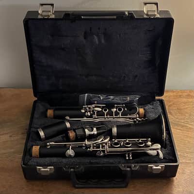 Armstrong '4006' Clarinet | Case | Mouthpiece | Supplies | Recent Service image 1