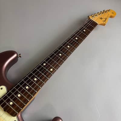 Fender Hybrid 60s stratocaster Burgundy Mist image 3