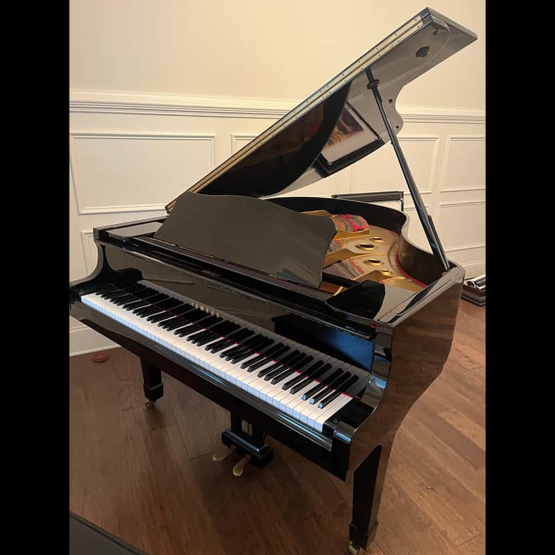 Yamaha G2 Grand Piano 5'7" – Excellent Condition image 1