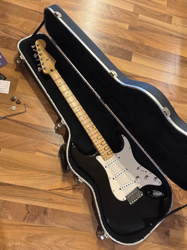 Fender Stratocaster 2001 Black Maple with Chainsaw case image 1