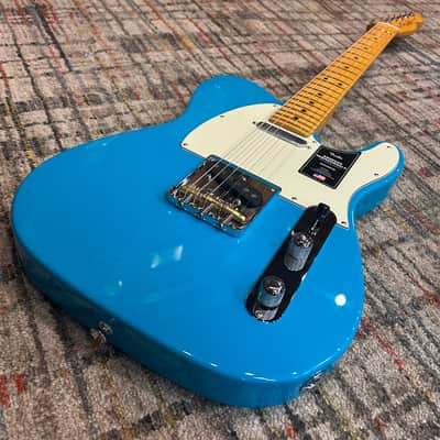 Fender American Professional II Telecaster with Maple Fretboard 2020 - Present - Miami Blue image 2