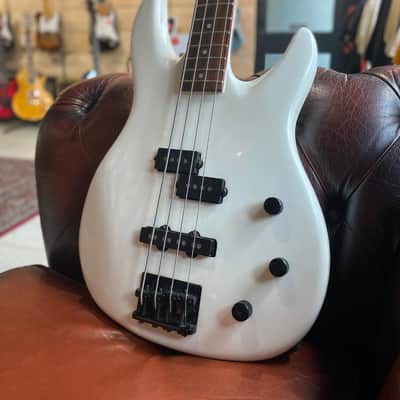 1980's Peavey USA Dyna Bass Neck Thru Design Unity Series White w/Original Case, Tags. COM image 2